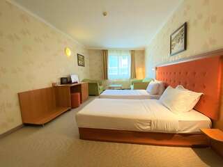 Отель Light Hotel София Улучшенный двухместный номер с 1 кроватью или 2 отдельными кроватями - С правом бесплатного посещения спа-салона-2