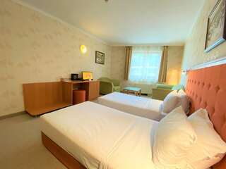 Отель Light Hotel София Улучшенный двухместный номер с 1 кроватью или 2 отдельными кроватями - С правом бесплатного посещения спа-салона-3